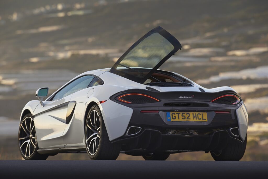 assurance-McLaren570GT