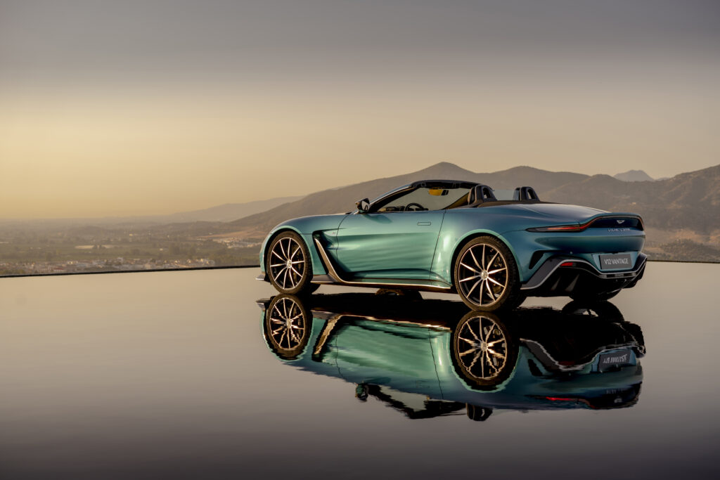 assurance-aston-martin-vantagev12